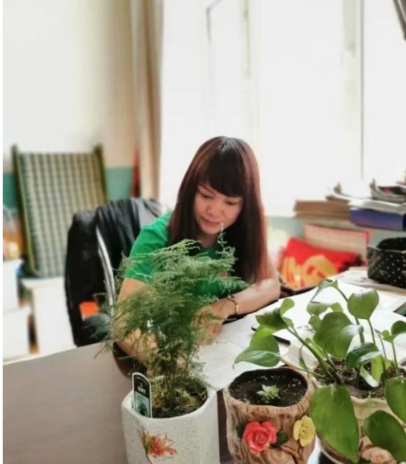 二十余载风雨路　一心甘做护花泥